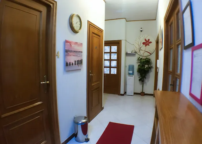 Zhihua Guest house 2*
